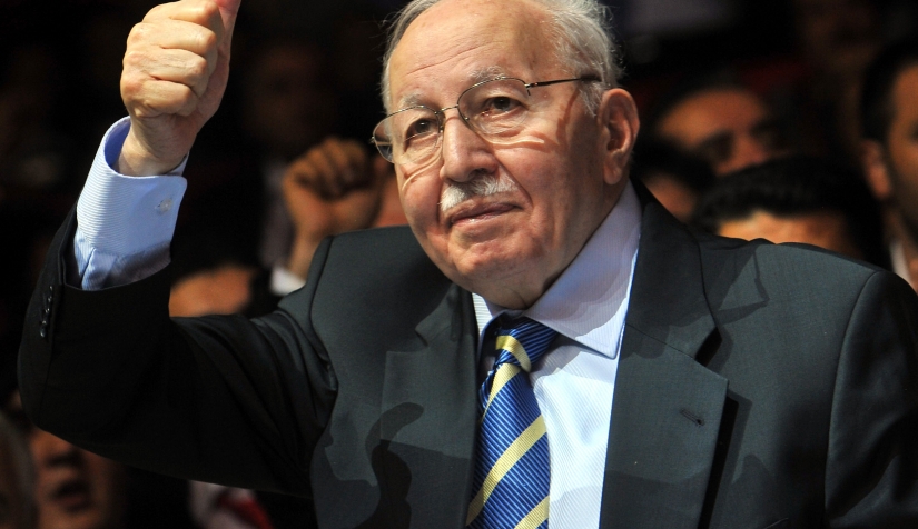 في ذكرى أربكان .. أبو زهري يستذكر مواقفه الخالدة مع القضية الفلسطينية