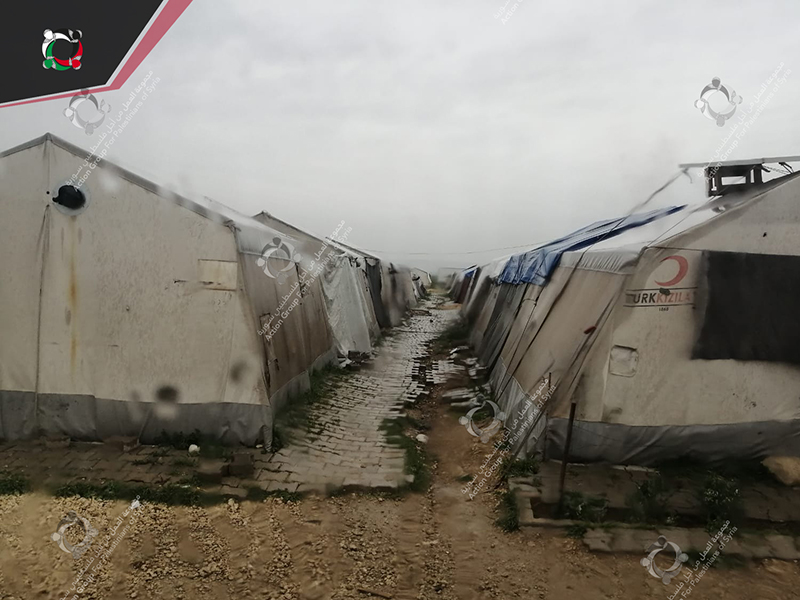 العائلات الفلسطينية في شمال سوريا تعاني أوضاعاً إنسانية صعبة