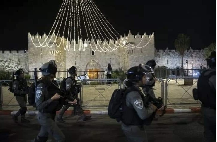 عشرات الإصابات بمواجهات مع الاحتلال في القدس (شاهد)