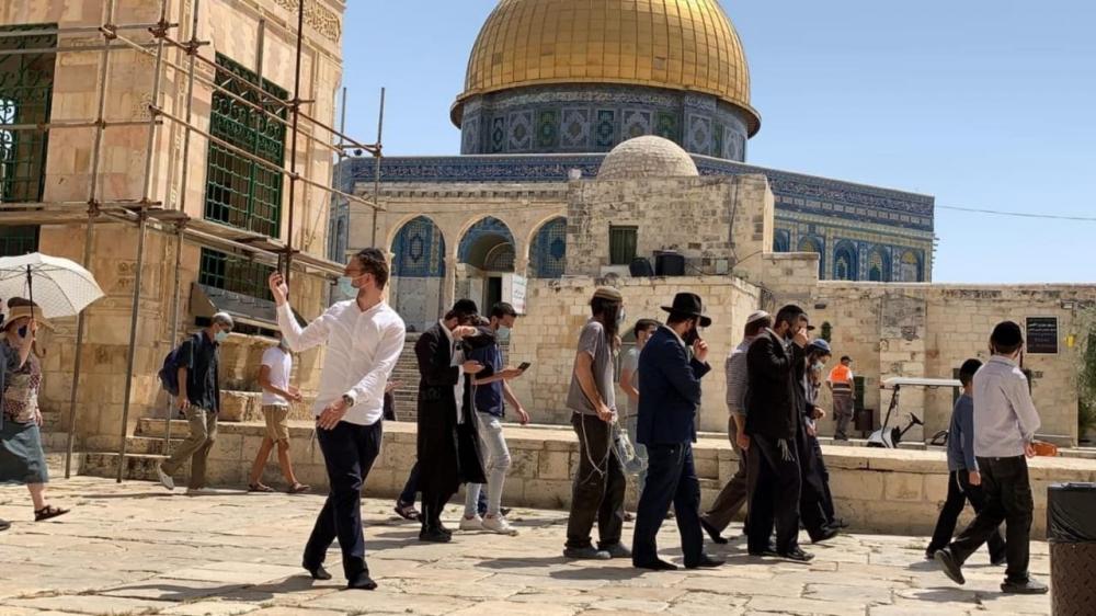 اقتحام للأقصى قبيل "مسيرة الأعلام".. واعتقالات بالضفة
