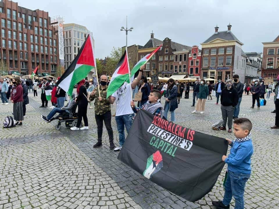 وقفة جماهيرية حاشدة في مدينة "خرونغن" الهولندية تضامنا مع الشعب الفلسطيني