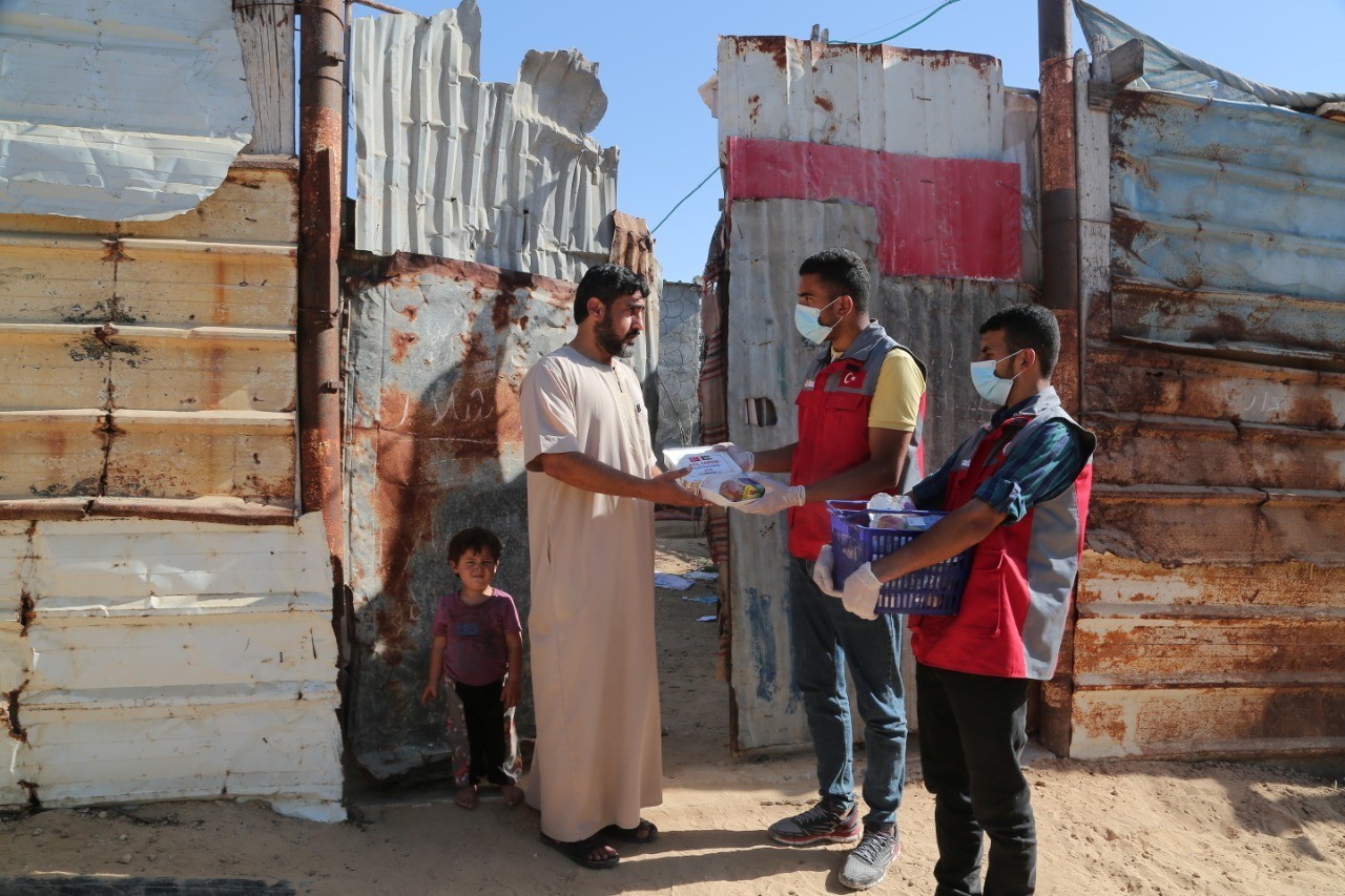 “حجر الصدقة” التركية تواصل تقديم المساعدات الإنسانية لسكان غزة (صور)