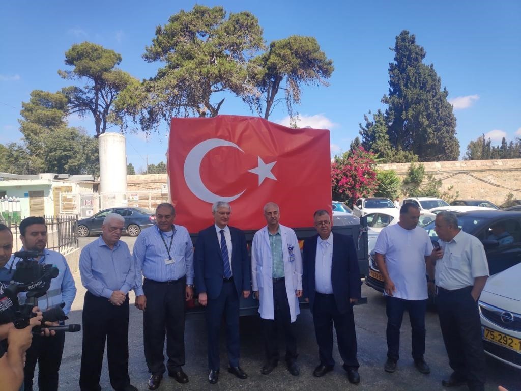 جمعيات تركية تقدم مساعدات طبية لمستشفى المقاصد في القدس