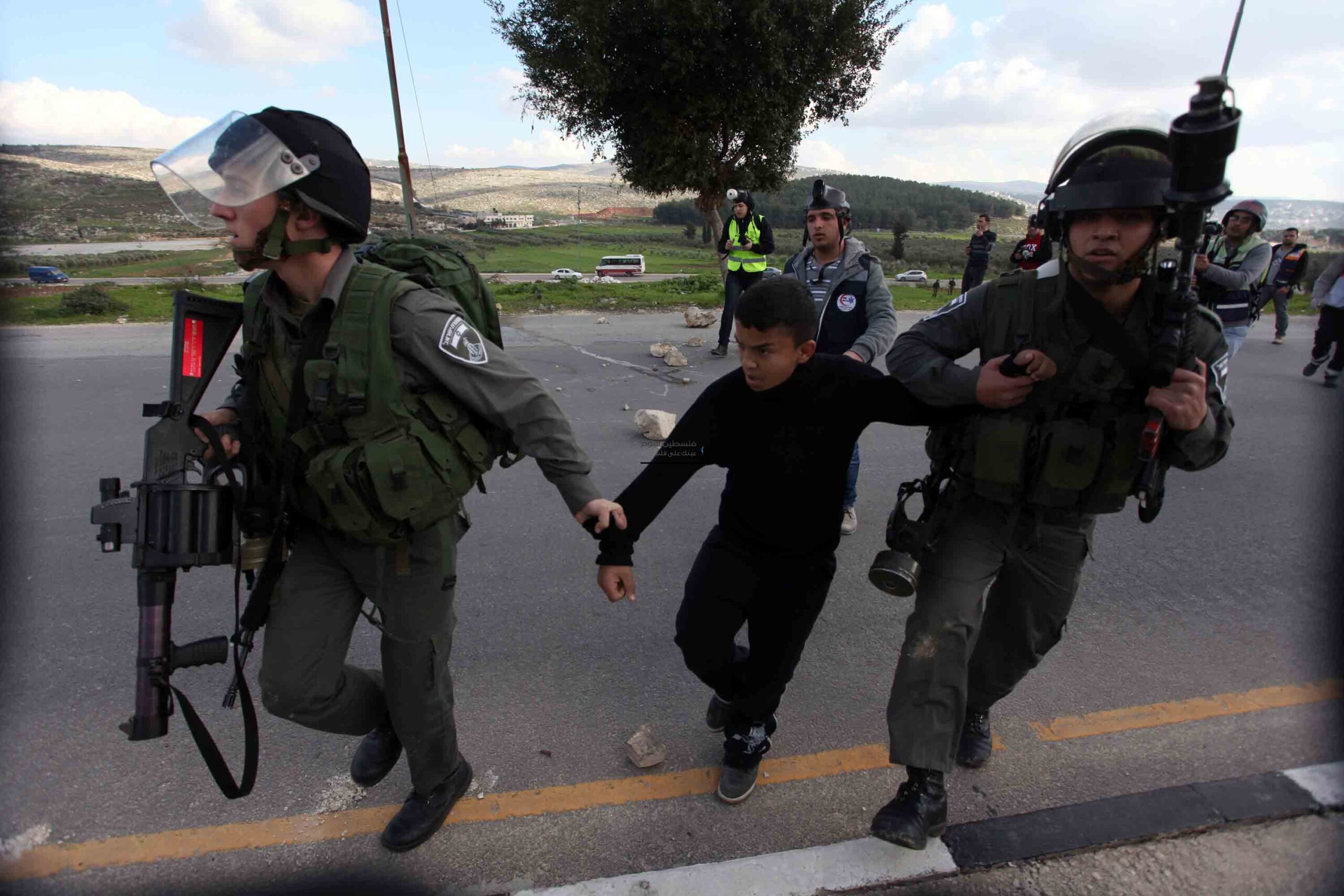 الاحتلال يشن اعتقالات بالضفة تطال أطفالا فلسطينيين