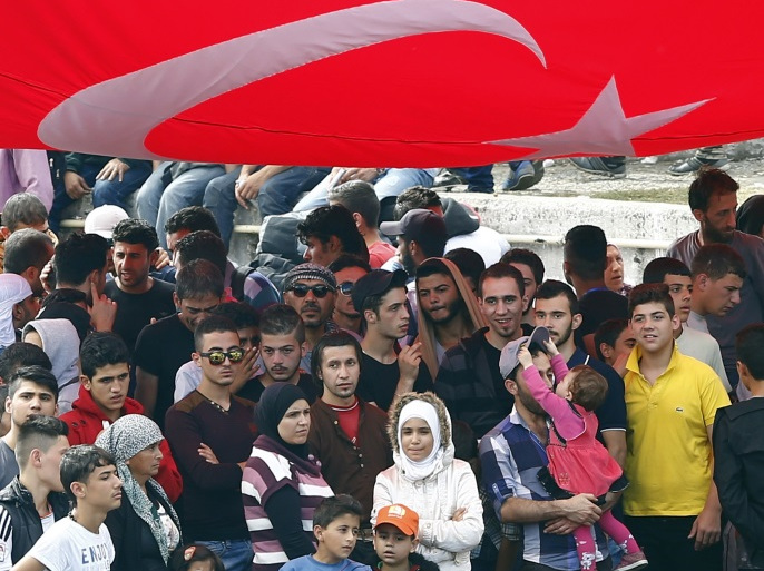 ياسين أقطاي يتسائل هل يكره الأتراك اللاجئين حقا؟