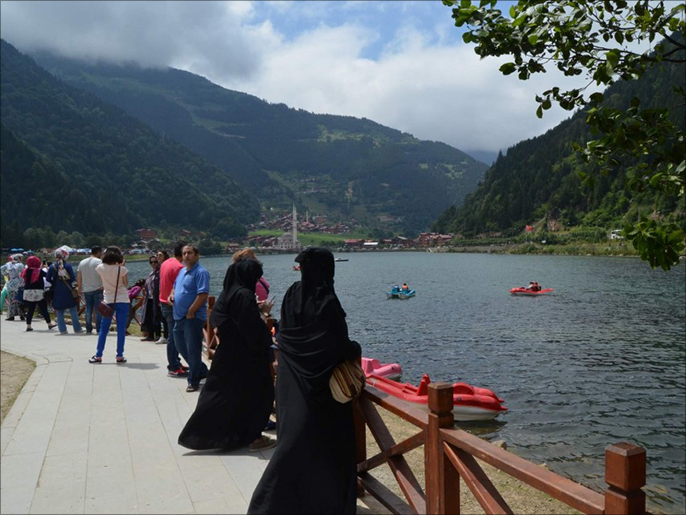 ميادين إسطنبول تزدحم بالسياحة الوافدة بعد عام جاف