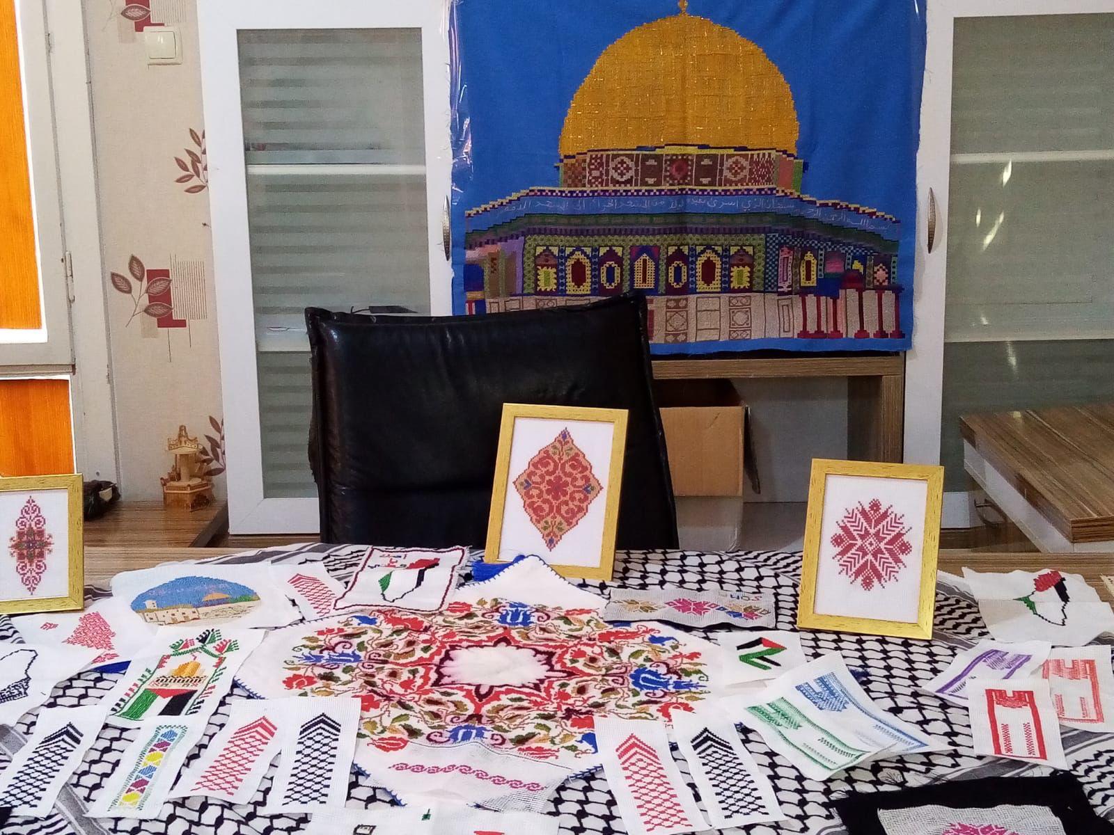 جمعيات فلسطينية تنهي دورة تطريز يدوي تقليدي في مرسين