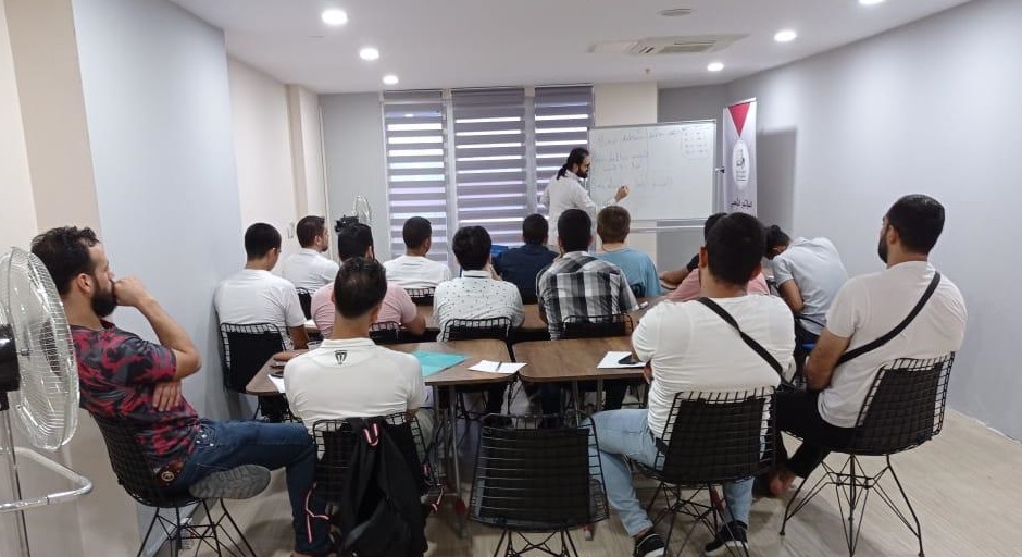 اسطنبول .. جمعيات ومؤسسات فلسطينية تطلق دورات تدريبية للاجئين الفلسطينيين