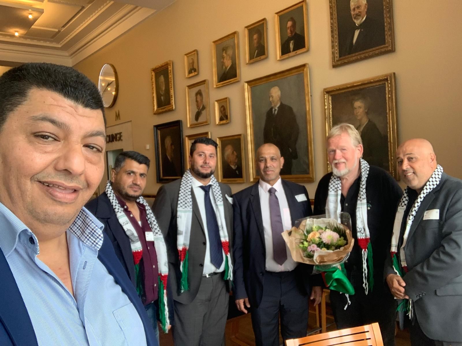 لبحث الوضع الفلسطيني وسبل دعم الأسرى .. وفد فلسطيني يزور البرلمان الدنماركي