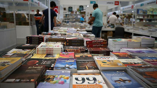 إقبال لافت وسعادة غامرة بمعرض الكتاب العربي بإسطنبول