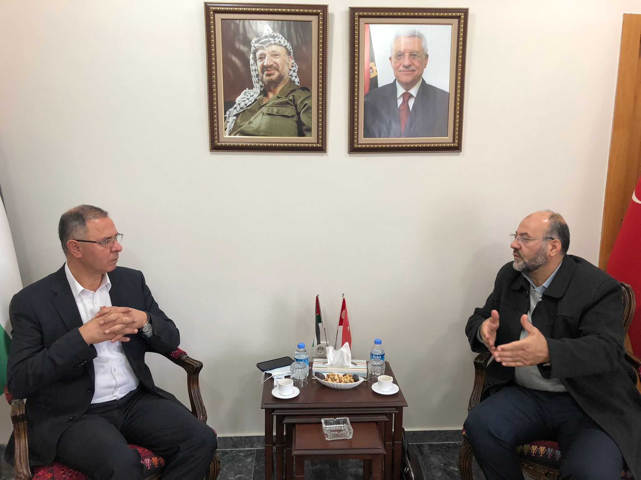 بالصور.. وفد من حركة حماس يلتقي السفير الفلسطيني في تركيا