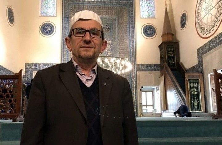 وفاة مؤذن تركي شهير أبهر الملايين بمقامات الأذان