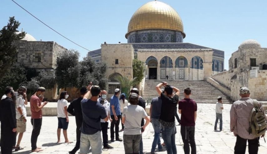 اعتقالات في الضفة .. ومستوطنون بملابس دينية بالأقصى