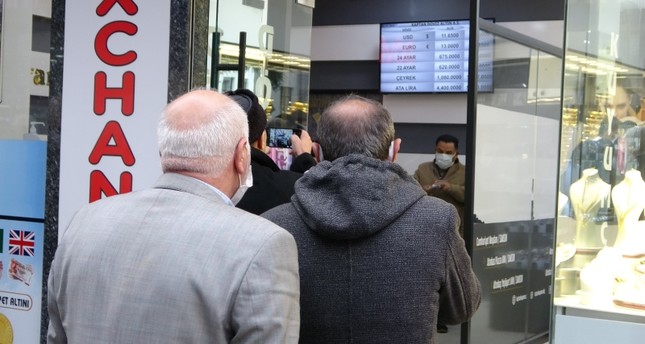 الليرة التركية تعزز مكاسبها بعد خطة الإنقاذ