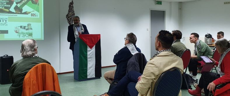 هولندا .. الجالية الفلسطينية تكرم متضامنين هولنديين في يوم التضامن مع الشعب الفلسطيني