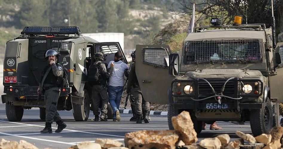 مداهمات واعتقالات بالضفة.. وتواصل العمليات ضد الاحتلال