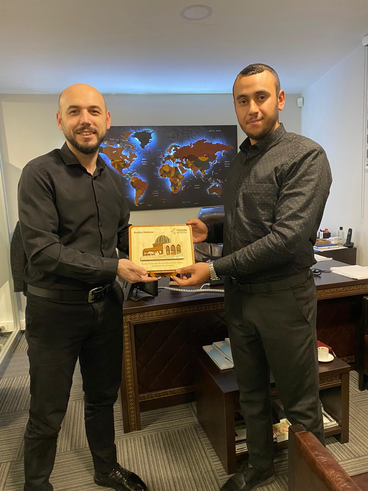 لتوفير فرص عمل وتدريب للطلبة الفلسطينيين .. فوديرن تزور مصنع "tenteks" في اسطنبول