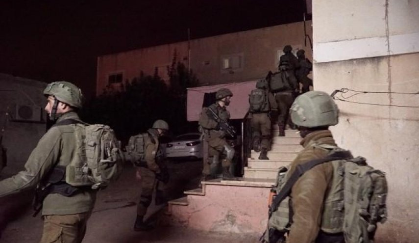 حملة اعتقالات واسعة بمناطق متفرقة بالضفة تطال أسرى محررين