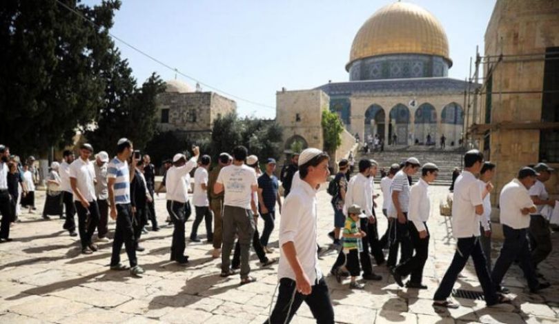 عشرات من المستوطنين في الأقصى واصابة شقيقين برصاص الاحتلال شرقي القدس