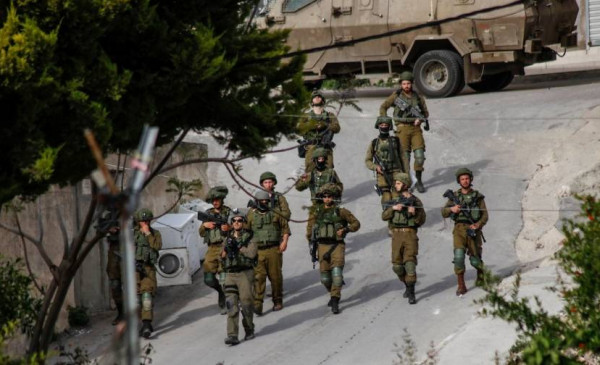 حملة اعتقالات متفرقة بالضفة.. وإصابة شاب في طولكرم