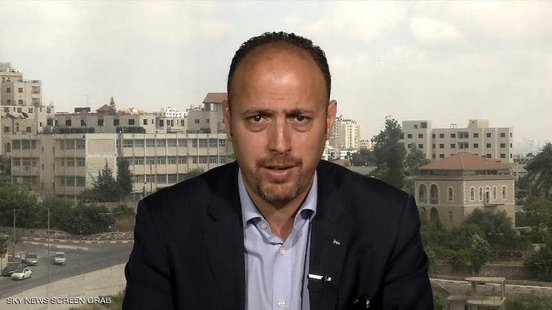 السفير الفلسطيني في بريطانيا: الإعلام يمدح الأوكرانيين لحملهم السلاح ويصفنا بـ”الإرهابيين” .. "شاهد"