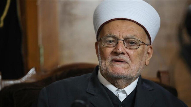عكرمة صبري: سلطات الاحتلال ترتكب أعمالا إرهابية ووحشية بالمسجد الأقصى