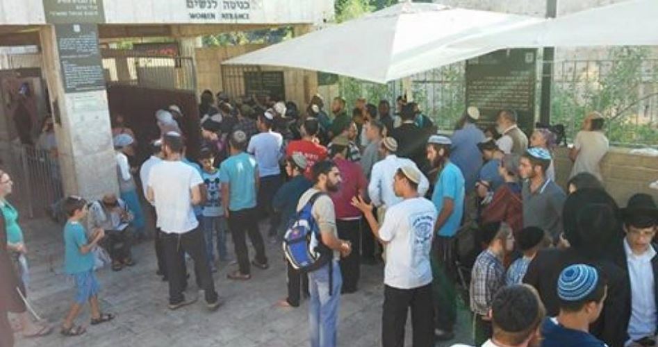 مستوطنون يعتدون على كنيسة في القدس .. وحماس تستنكر