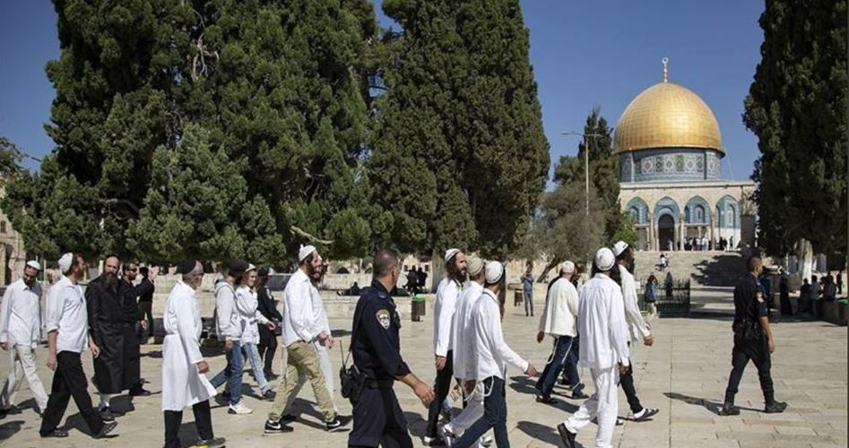بحماية مشددة عشرات المستوطنين يقتحمون الأقصى .. وحماس: تدعو لتكثيف الرباط