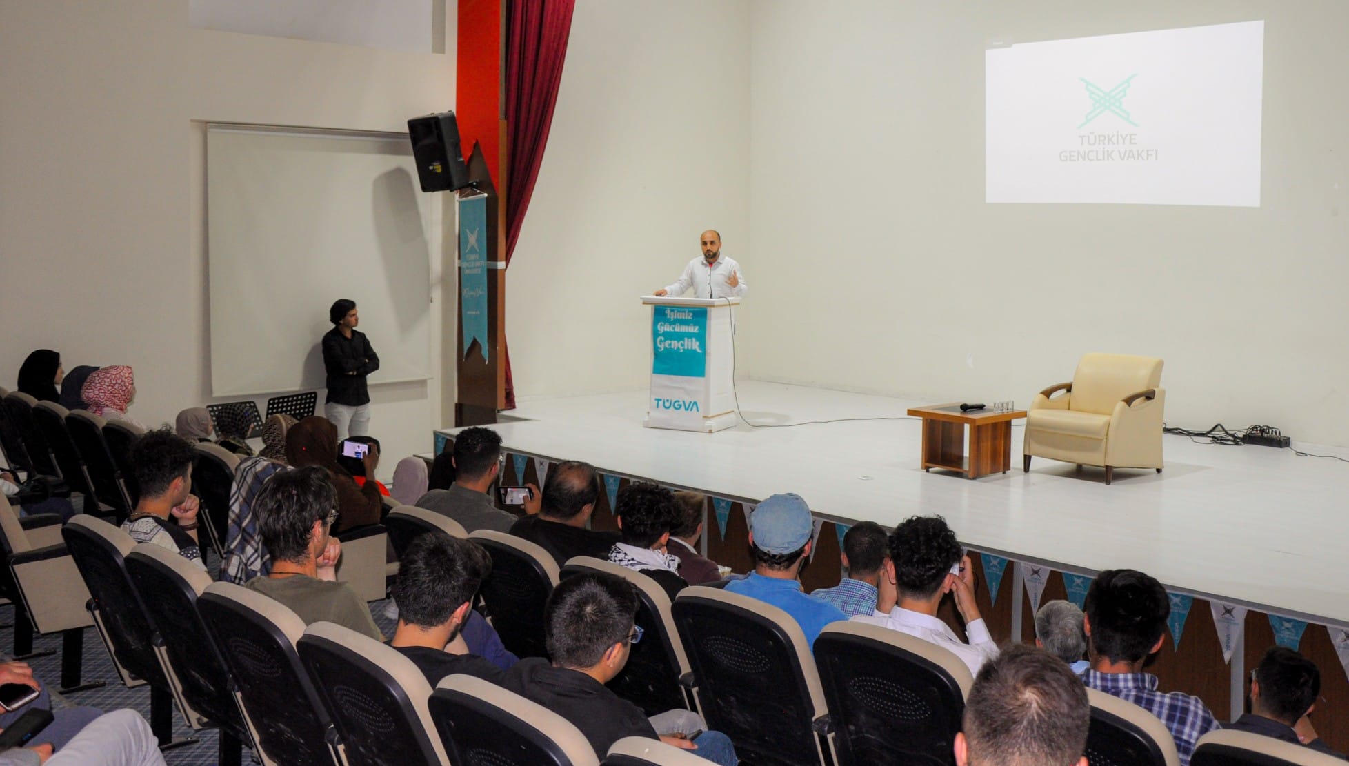 فيميد تنظم لقاءا إعلاميا في مدينة أوشاك حول تطورات القضية الفلسطينية