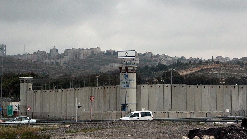 مطالب فلسطينية بالإفراج عن أسيرين مضربَين عن الطعام