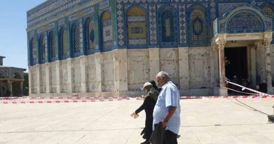 في حادثة غير مسبوقة.. تسييج محيط مصلّى قبة الصخرة عقب تسرّب المياه والكسواني يوضح