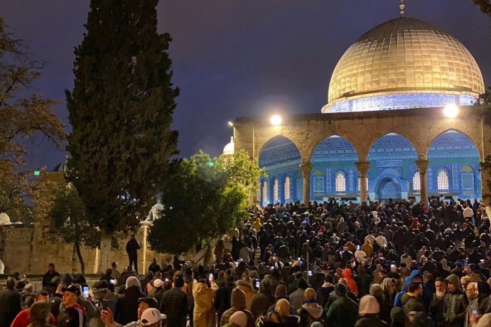 40 ألف مصل يؤدون صلاة الجمعة في المسجد الأقصى .. ومشاركة واسعة بفجر "القدس عربية إسلامية"