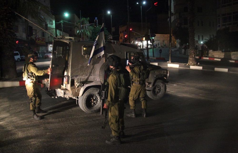 إصابة 3 فلسطينيين بالرصاص الحي واعتقال اثنين آخرين في الضفة