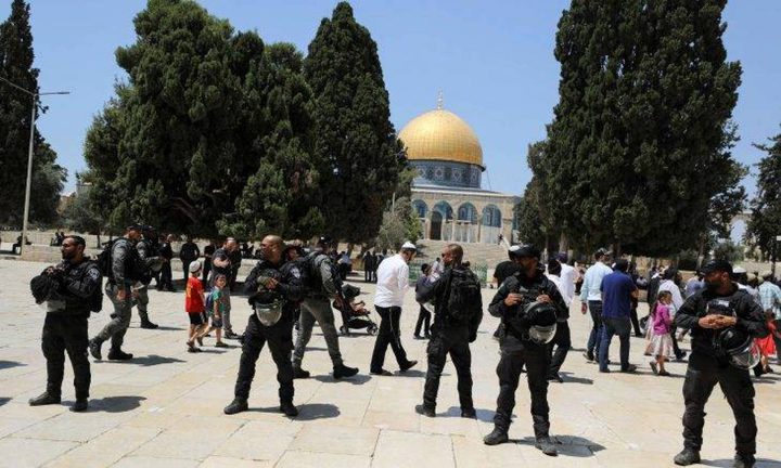 طقوس دينية في باحات الأقصى .. ومستوطن يقتحم مسجدا بالقدس