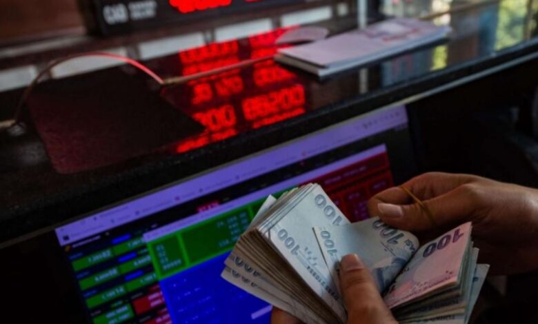 الليرة التركية تواصل مسلسل تراجعها أمام الدولار