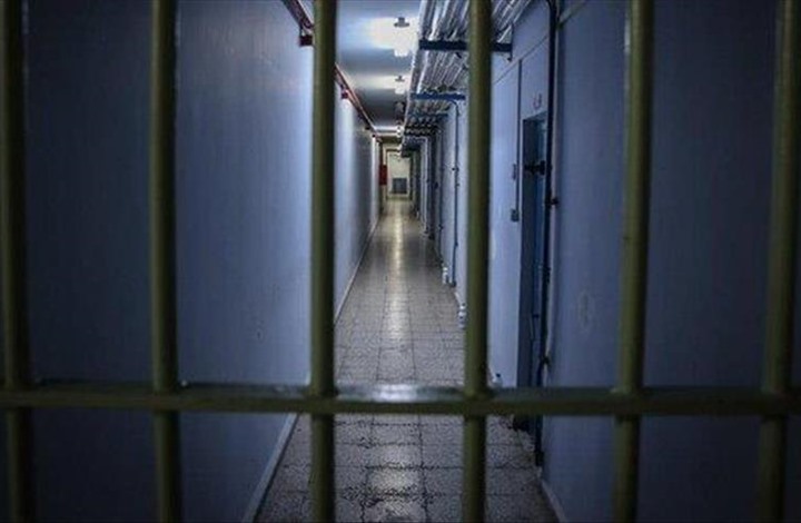 الأسرى يحلون الهيئات التنظيمية ويستعدون للمواجهة بالسجون