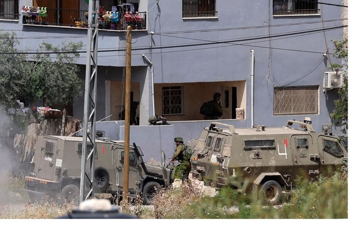 مقاومون يصيبون جنديا إسرائيليا في جنين .. والاحتلال يشن حملة اعتقالات واسعة بالضفة والقدس