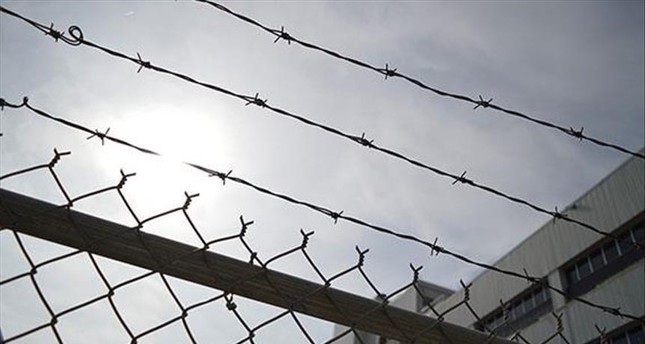الأسرى الفلسطينيون يصعدون احتجاجهم ضد إدارة سجون الاحتلال