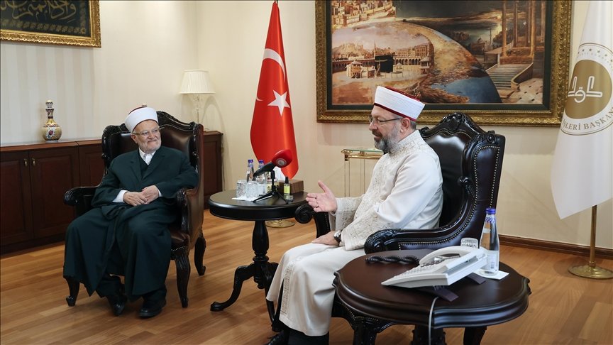 رئيس الشؤون الدينية التركي يلتقي خطيب الأقصى