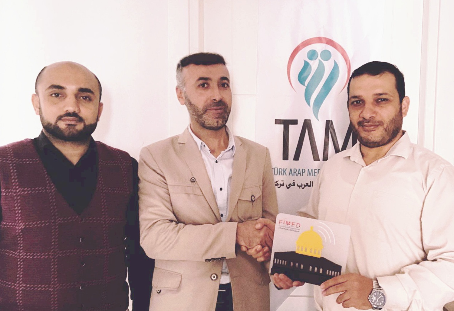 فيميد تهنئ رئيس بيت الإعلاميين العرب الجديد