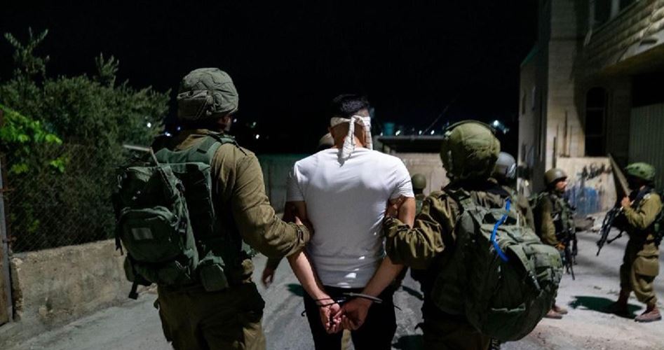 الاحتلال يعتقل 12 فلسطينيًّا من الضفة والقدس