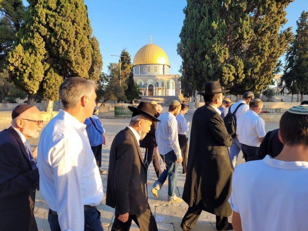 القدس .. اقتحامات جديدة لـ"الأقصى" والاحتلال يغلق منطقة الأسباط