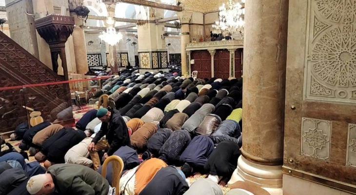 الآلاف يلبون نداء “الفجر العظيم” في الأقصى ومساجد الضفة