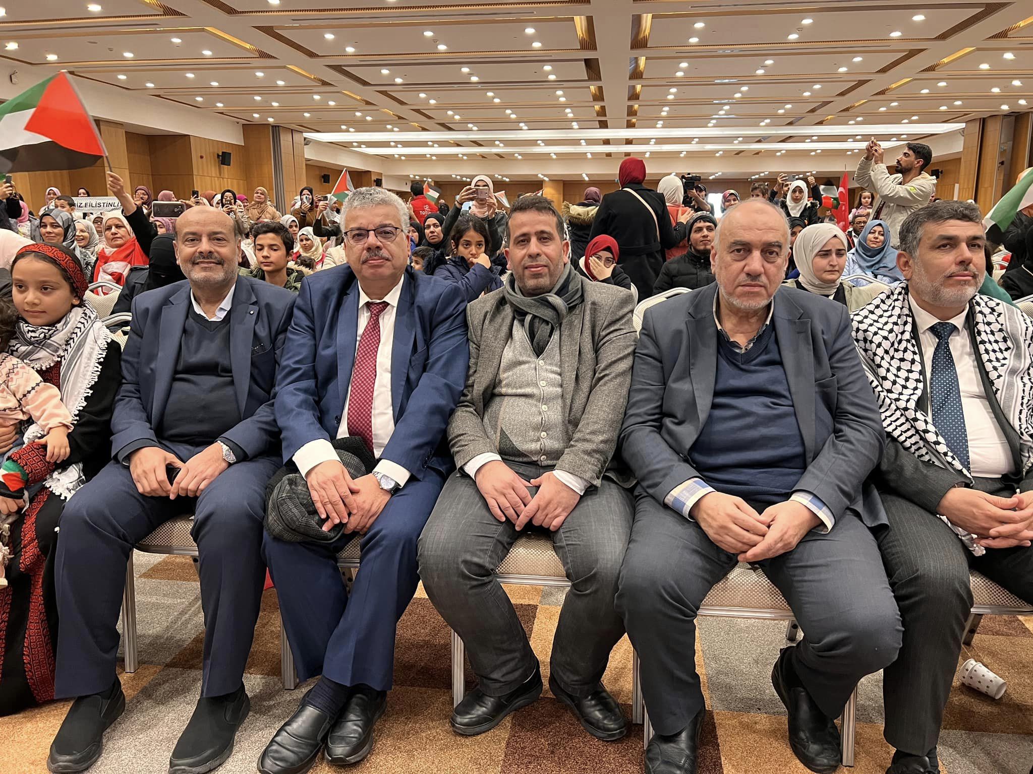 مؤسسات فلسطينية تقيم مهرجانا جماهيريا بمناسبة يوم التضامن مع فلسطين