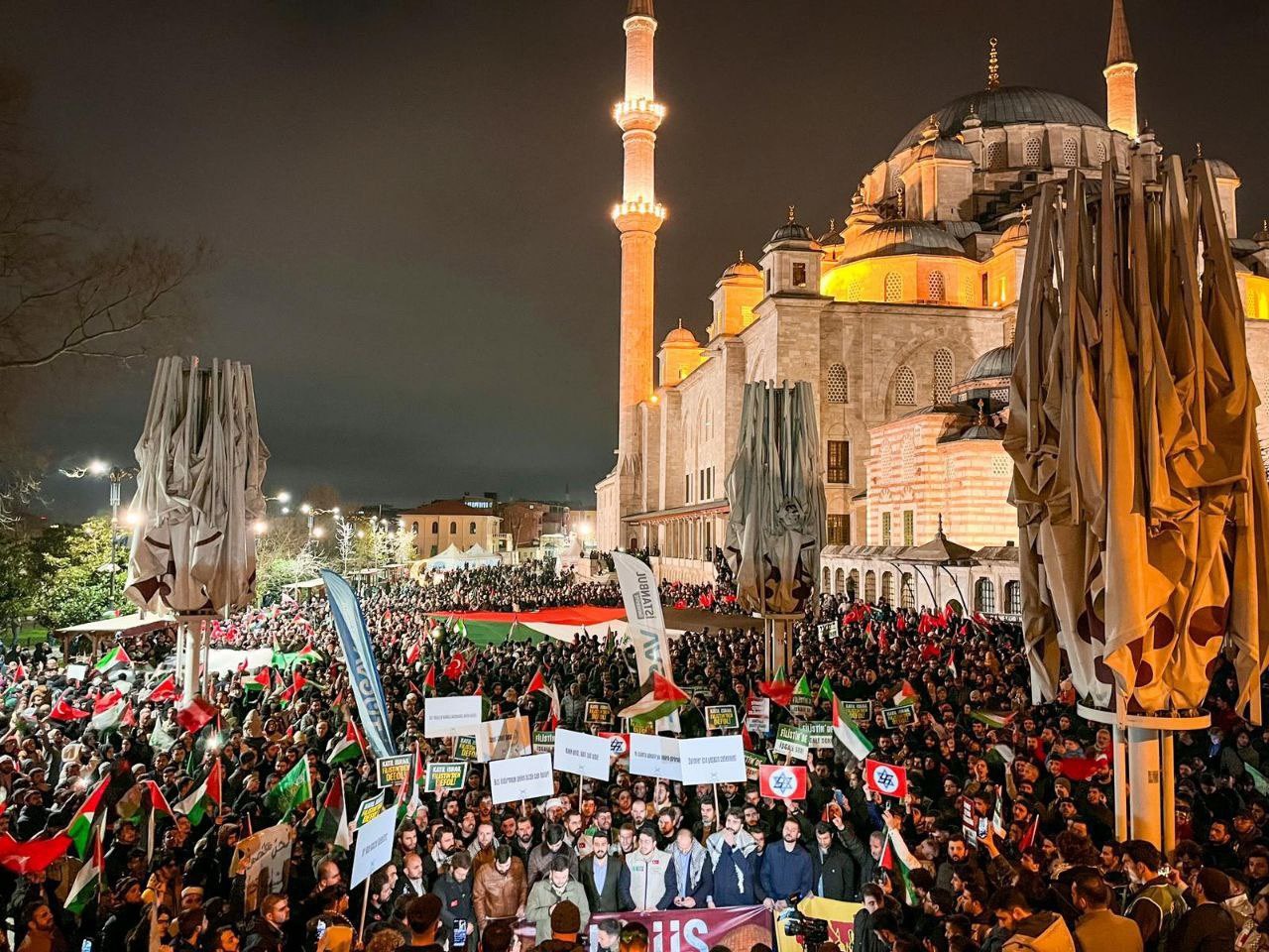 بالصور.. "من إسطنبول للقدس سلام" وقفة تضامنية حاشدة