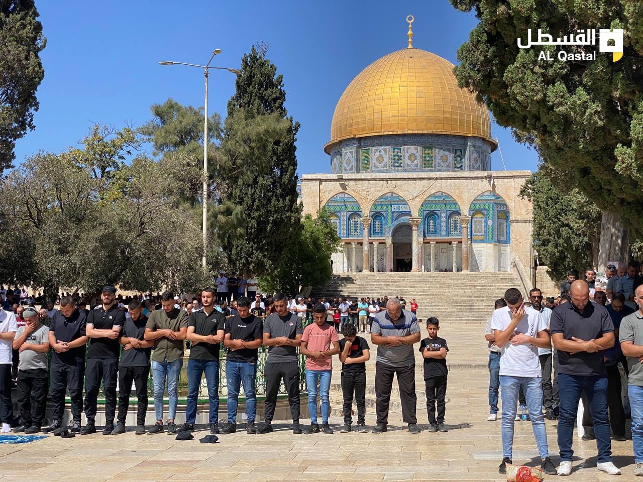 بالصور| 40 ألف مصلّ أدوا صلاة الجمعة في المسجد الأقصى