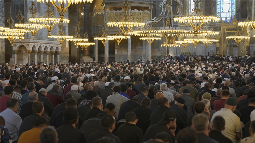 "كونوا عباد الله إخوانا".. خطبة الجمعة في تركيا تدعو للترابط والألفة وعدم التفرقة