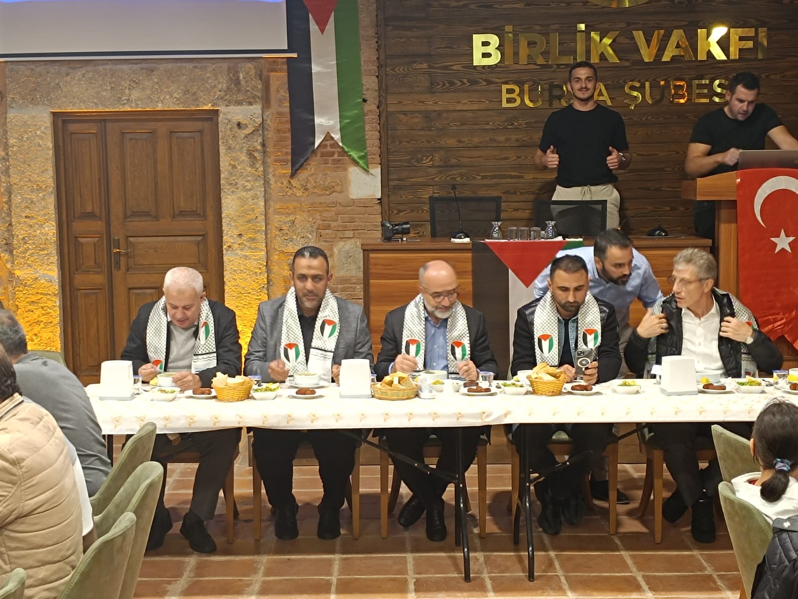 بلدية بورصة الكبرى و Birlik vakfı بالتنسيق مع بوفدير لقاء دعم وتضامن مع الجالية الفلسطينية ي بورصة