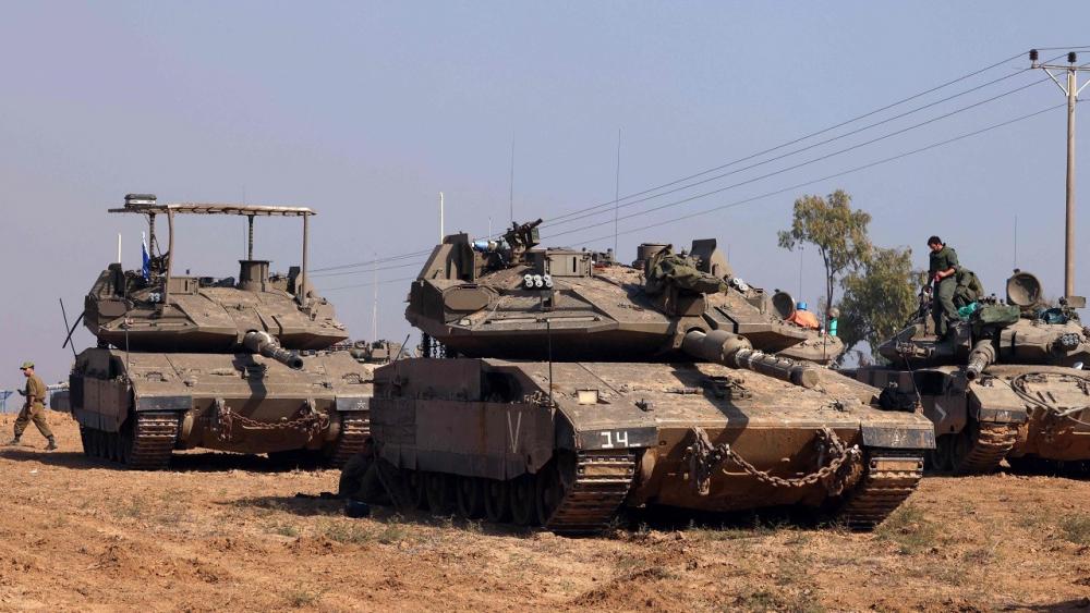 الأورومتوسطي: الدبابات الإسرائيلية دهست عشرات الفلسطينيين عمدًا وهم أحياء