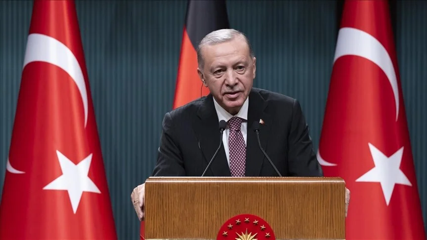 أردوغان يدين مجزرة رفح ويتعهد بمحاسبة مرتكبي الإبادة الجماعية